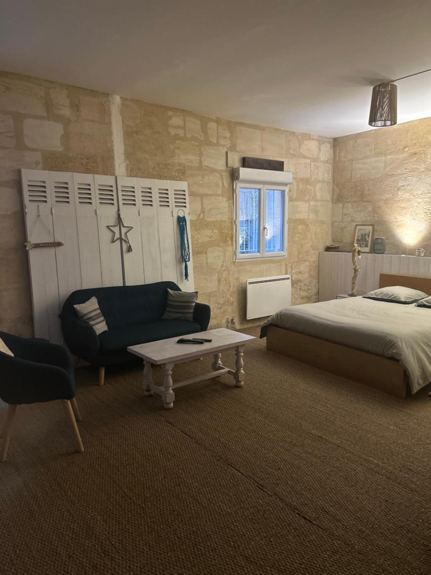 La Beycheliere Hotel Saint-Julien-Beychevelle Buitenkant foto